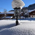 Unterhof 4*