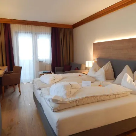 Unterhof 4*