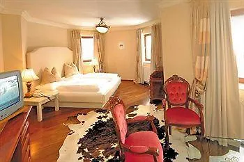 Hotel Unterhof 4*