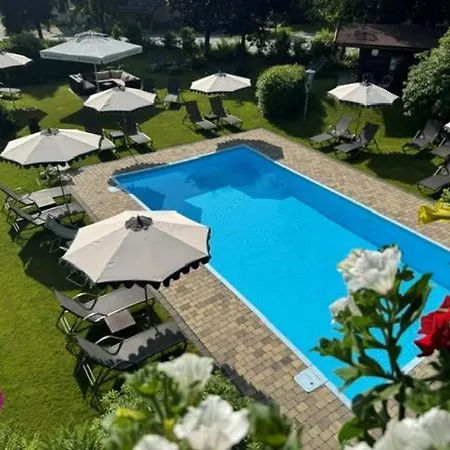 Unterhof 4*