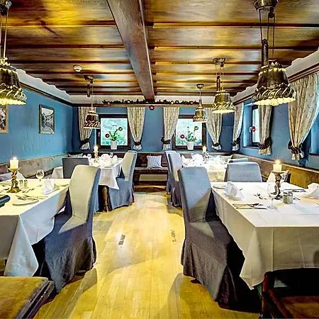 Unterhof 4*