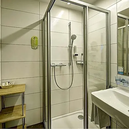מלון Unterhof 4*