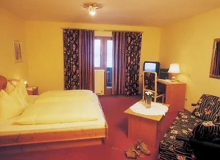 Unterhof Hotel 4*