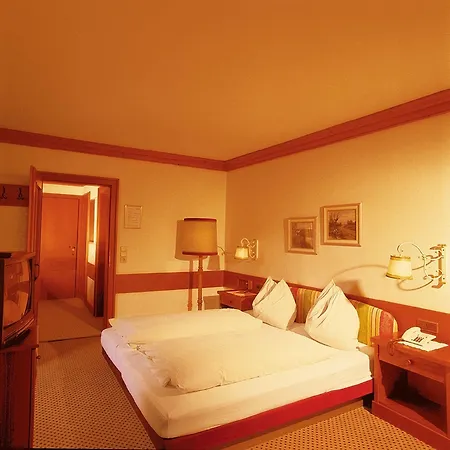 Unterhof فندق 4*