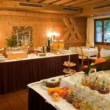 Unterhof Hotel 4*