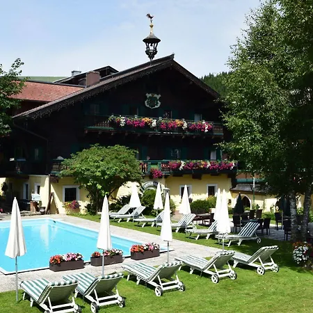 Unterhof Hotel 4*