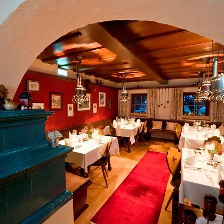 Unterhof فندق 4*