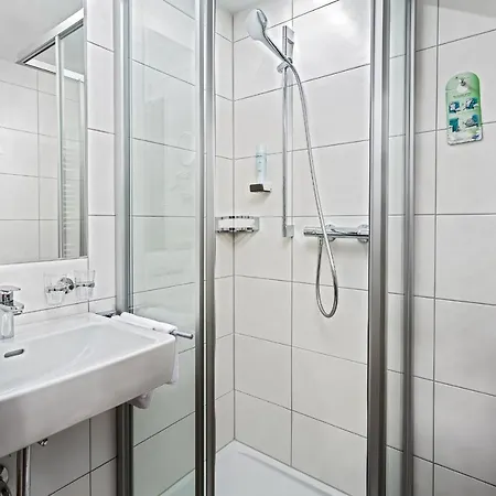 Unterhof 4*