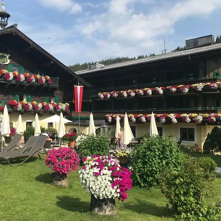 Unterhof 4*